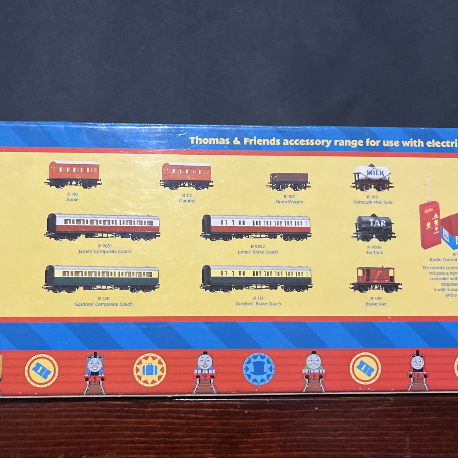 RARE OO Hornby R852 Thomas & Friends James The Red Engine – WORKS (READ)
