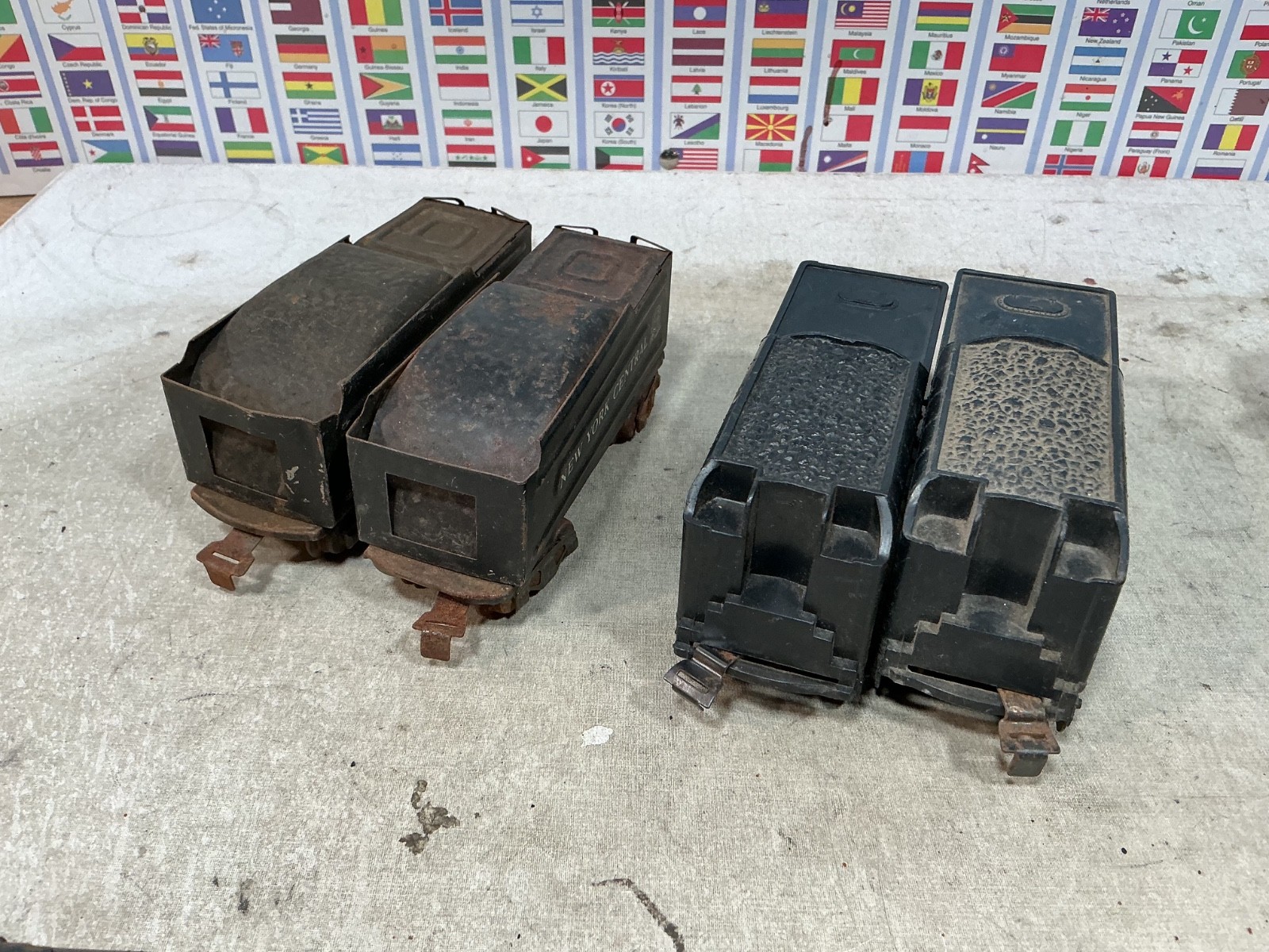 O scale TIN TOY MARX Coal Tender lot PARTS lot for restoration