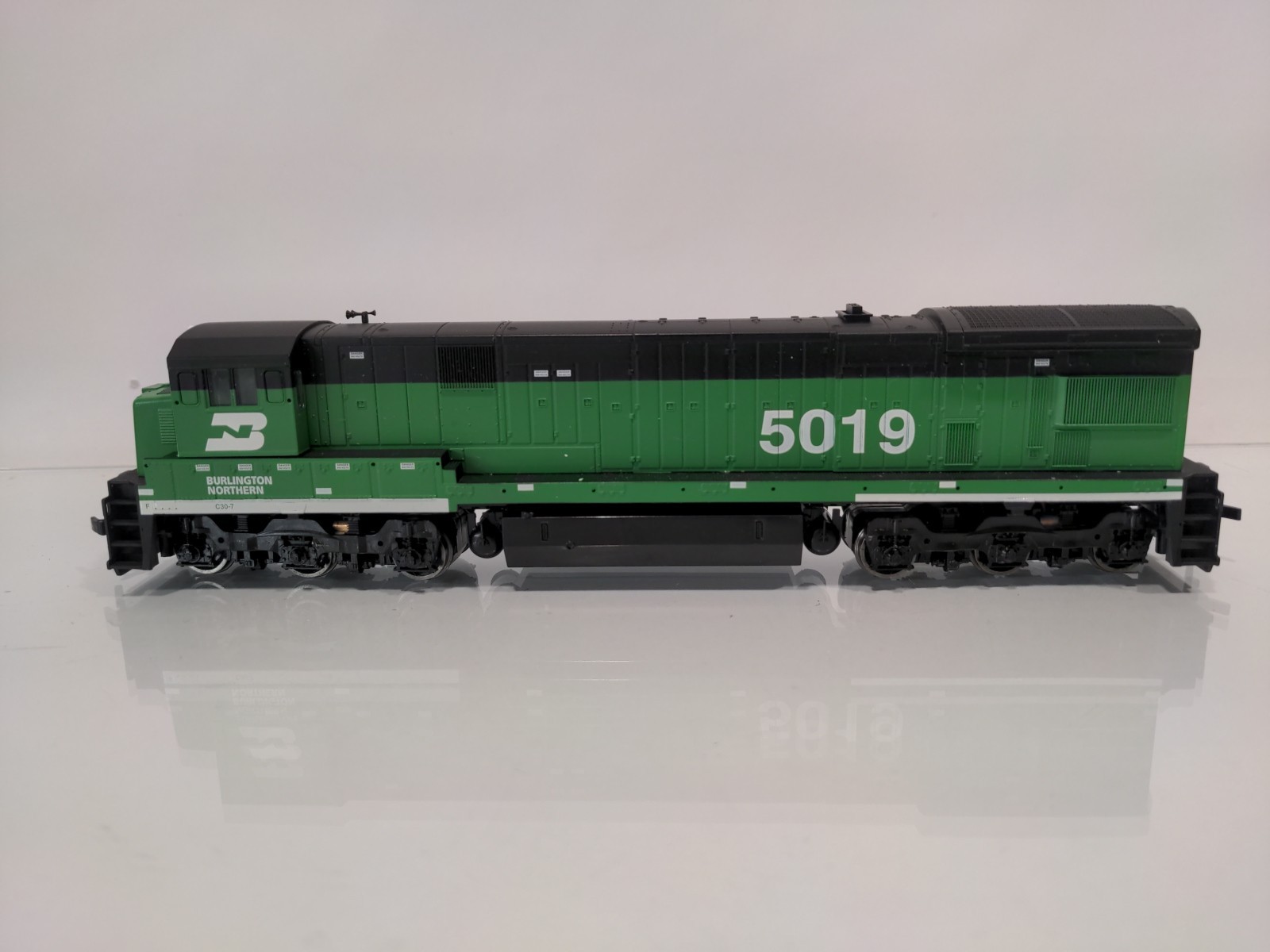 HO Atlas 8621 GE C30-7 Burlington Northern Whiteface BN 5019 NOS