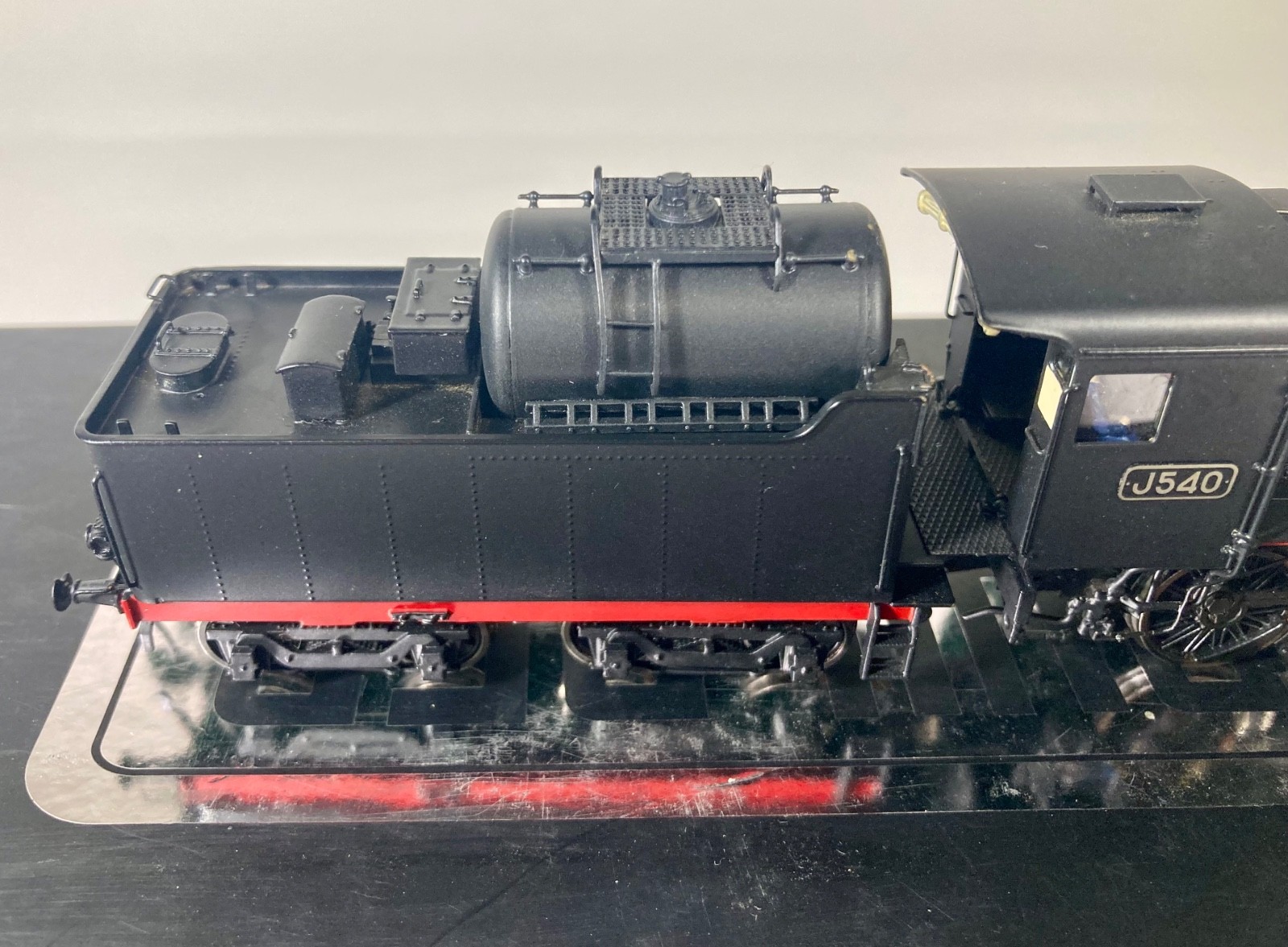 Trainbuilder – Victorian Railways – J Class # J540 Black & Red Steam Locomotive