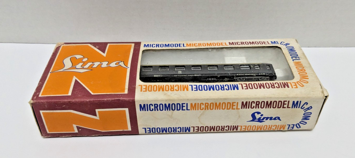 Lima N Scale 13 window Italian Passenger Car