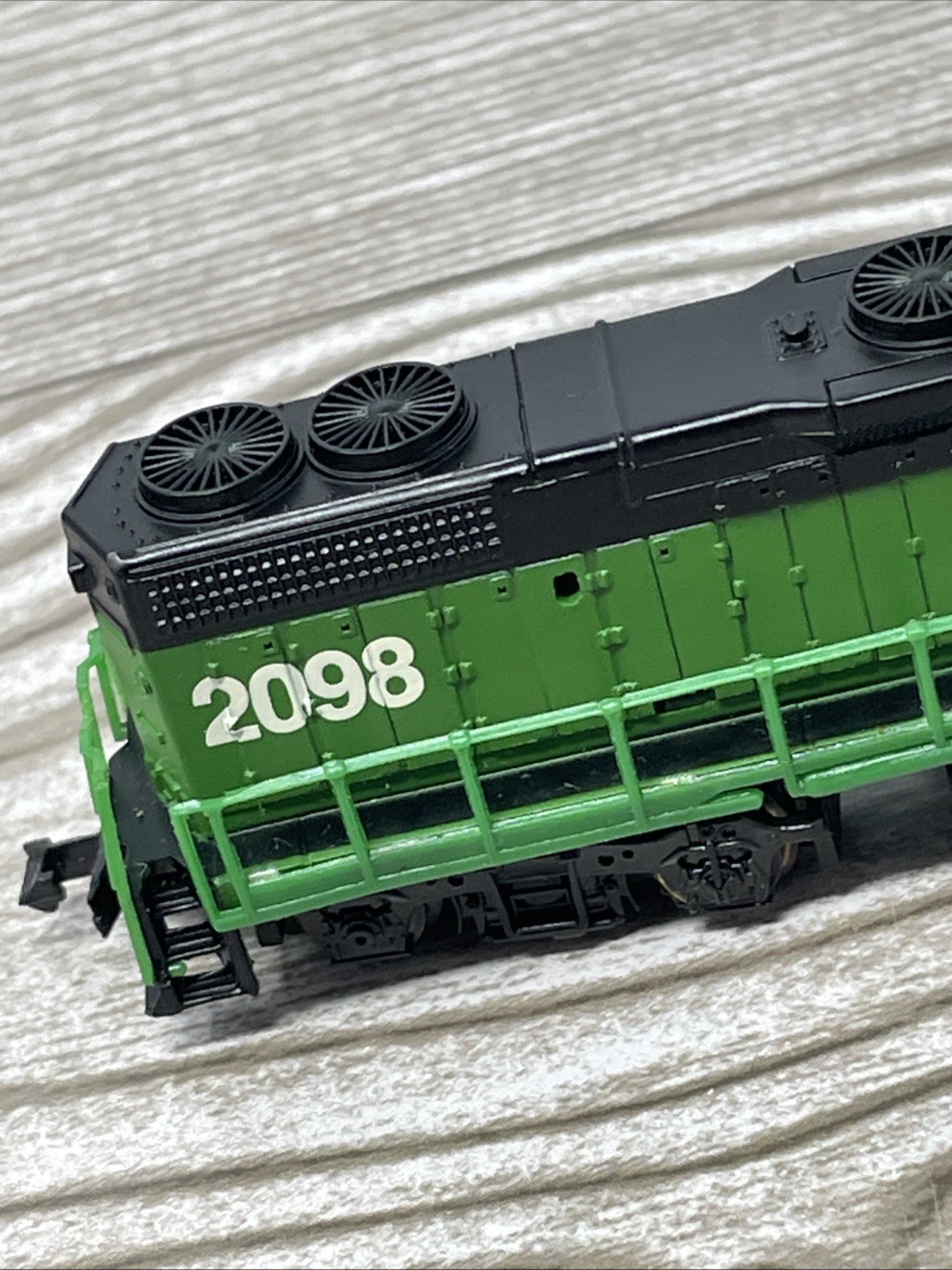 N Life-Like 433-7841 EMD GP38-2 BN Loco #2098 Rapido couplers