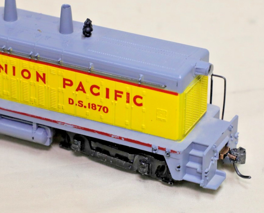 Athearn HO Union Pacific Switcher D.S. 1870 with Kadee Couplers front & rear