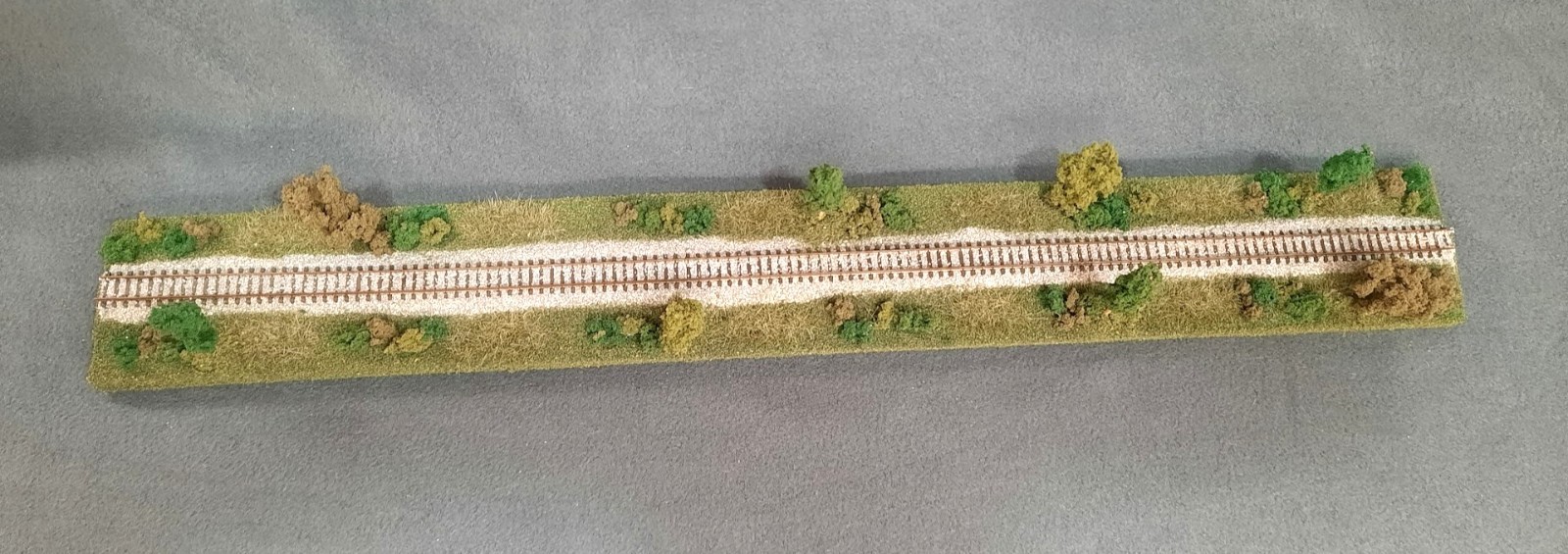 N SCALE 24″ “SUMMER SCENE ” DISPLAY DIORAMA FOR ANY N SCALE TRAINS