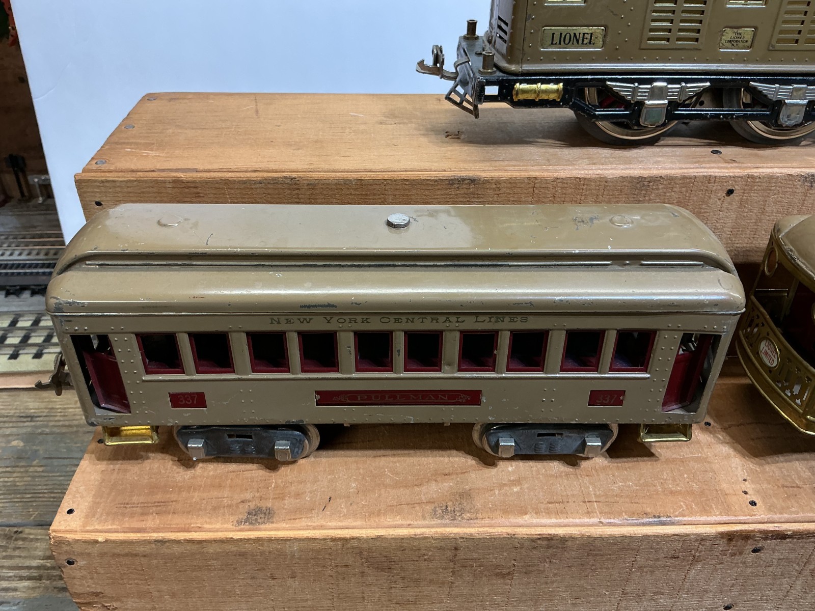 LIONEL Prewar Standard Gauge #8 TAN Locomotive with #337 & #338 Passenger Runs