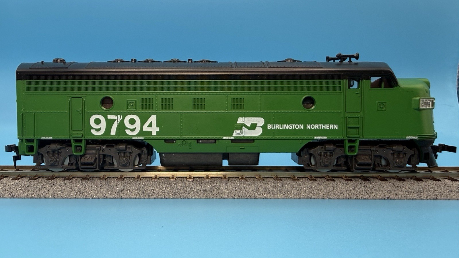 Atlas HO Burlington Northern FP7 9794 Powered Diesel Made in Austria As Is