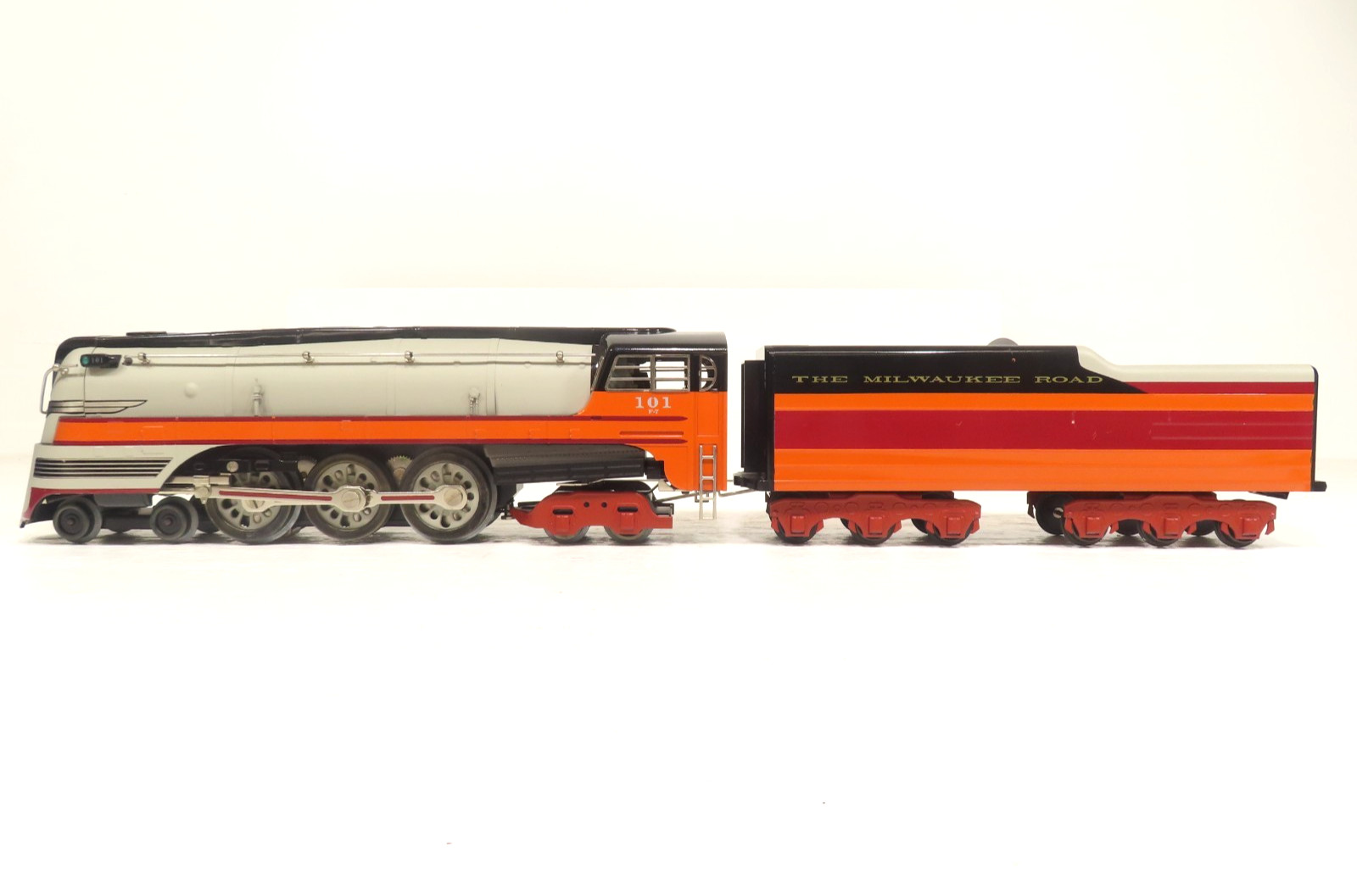 Lionel 71-3004-100 Standard Gauge Hiawatha 4-6-4 Loco w/TMCC Railsounds LN