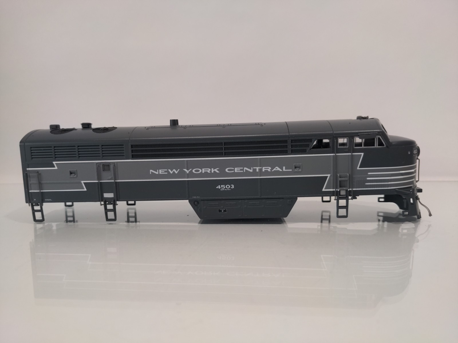 SHELL ONLY Fairbanks Morse NEW YORK CENTRAL True Line NYC 4503