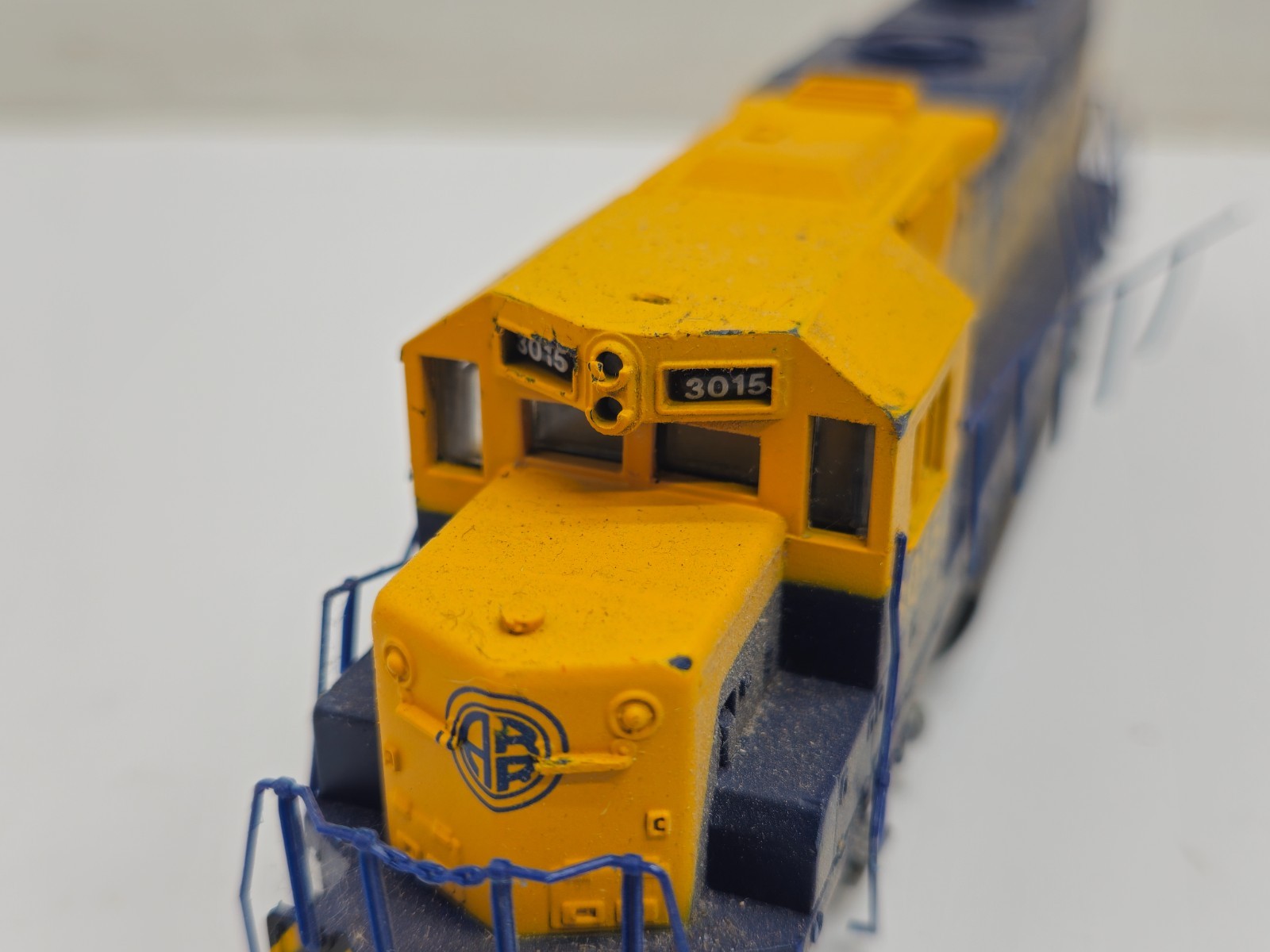 BACHMANN #63598 N Scale EMD GP-40 LOCOMOTIVE – ALASKA RAILROAD #3015