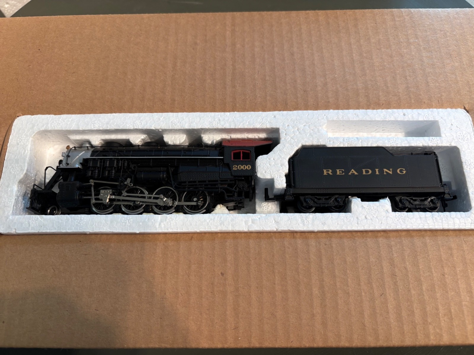 TESTED Bachmann 2-8-0 Consolidation Reading & Tender # 2000 (26-744)