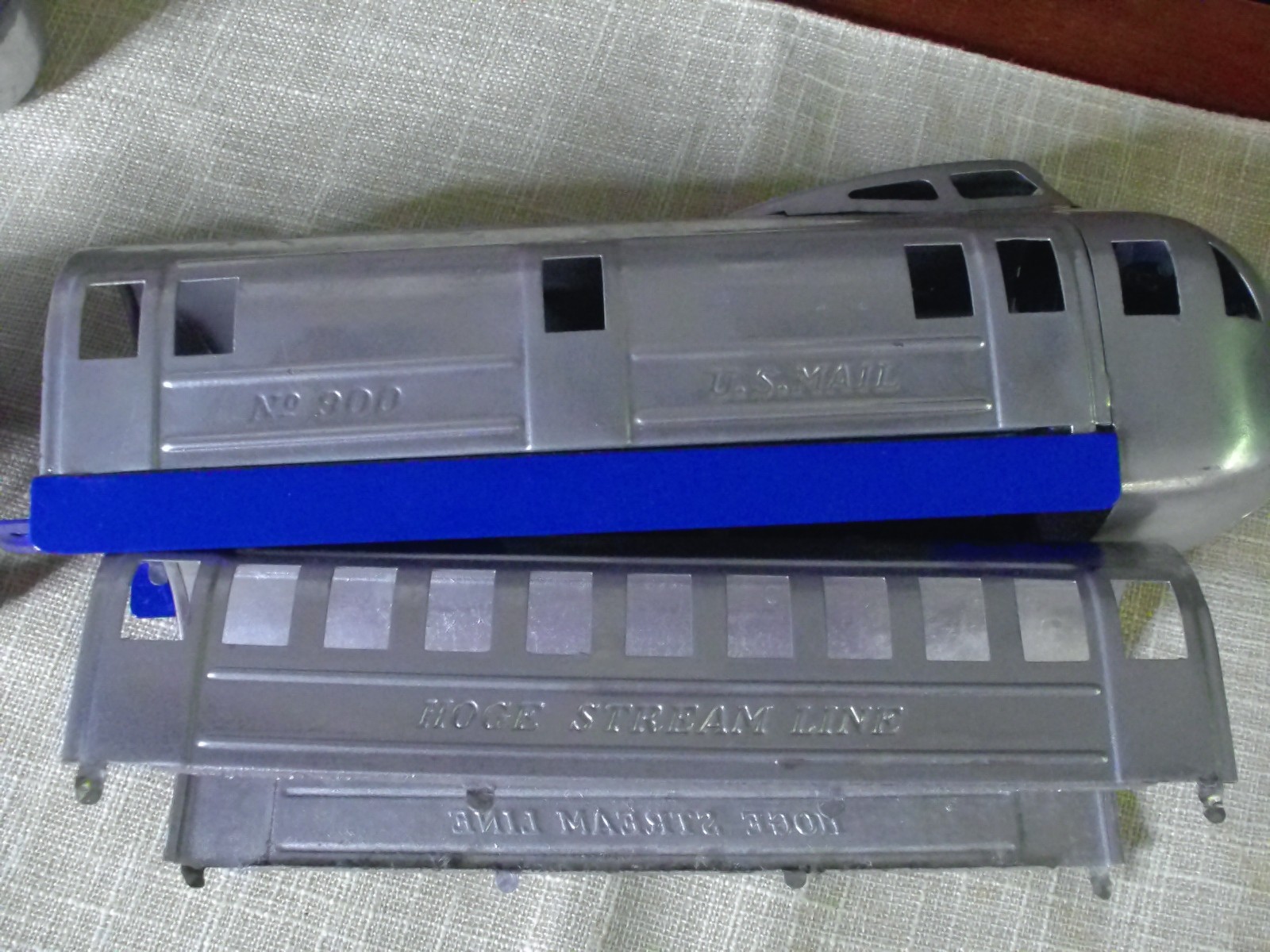 4 Hoge #900 U.S. Mail Stream Line Union Pacific Locomotive Shells & CARS SHELL