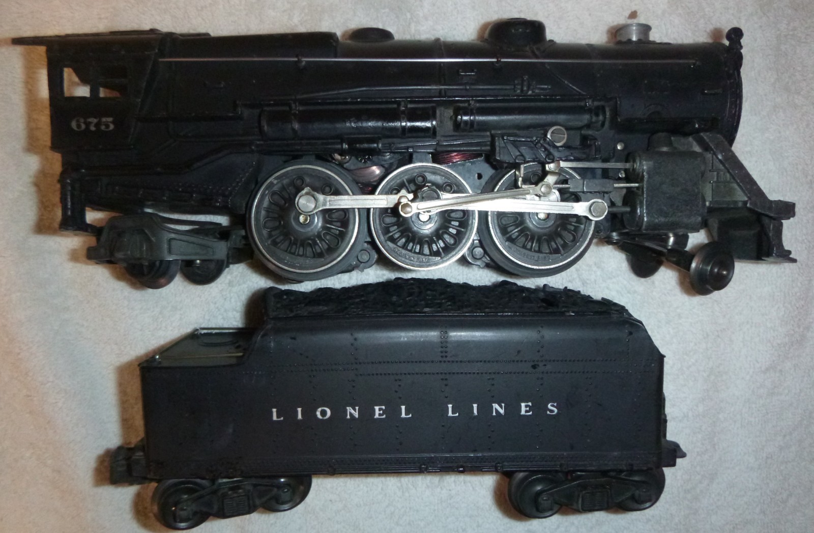 Lionel 1947 675 engine with Baldwin disk wheels and 2466wx tender – serviced