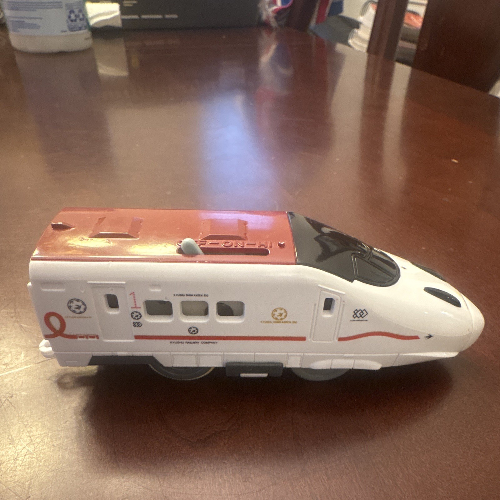 TOMY Tomica Plarail Series 800 Shinkansen Train Set 6 Cars White/Red
