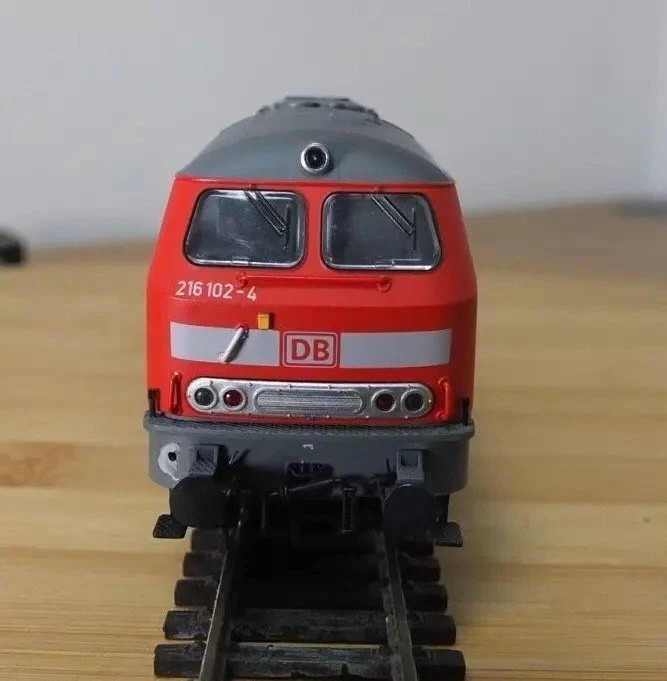 Brawa 0384 HO gauge DB BR 216 diesel locomotive in DB Cargo livery