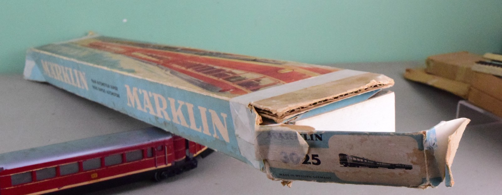 Scarce Marklin 3025 3-Unit Railcar. HO, Die Cast Metal, w/ OB