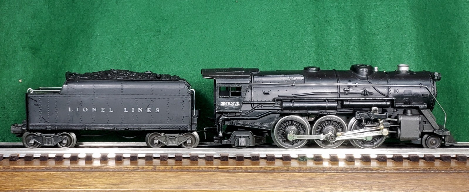 LIONEL 2025 STEAM ENGINE * LIQUID SMOKE * 6466W TENDER * SERVICED RUNS GREAT !!