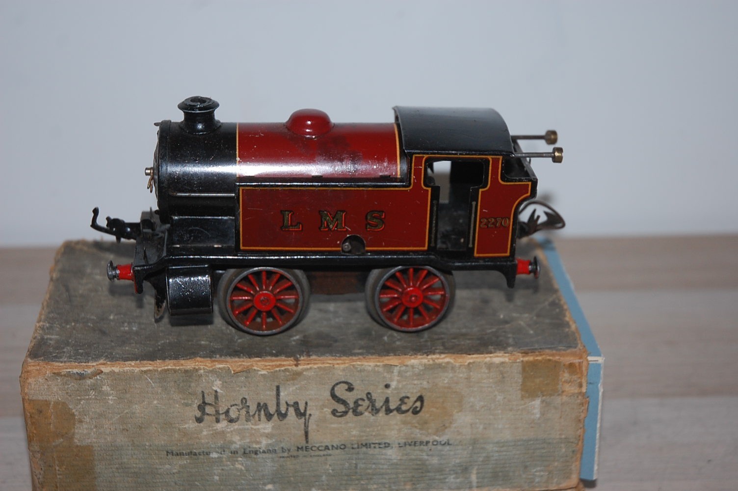 HORNBY O GAUGE CLOCKWORK M3 TANK LOCOMOTIVE IN LMS LIVERY BOXED