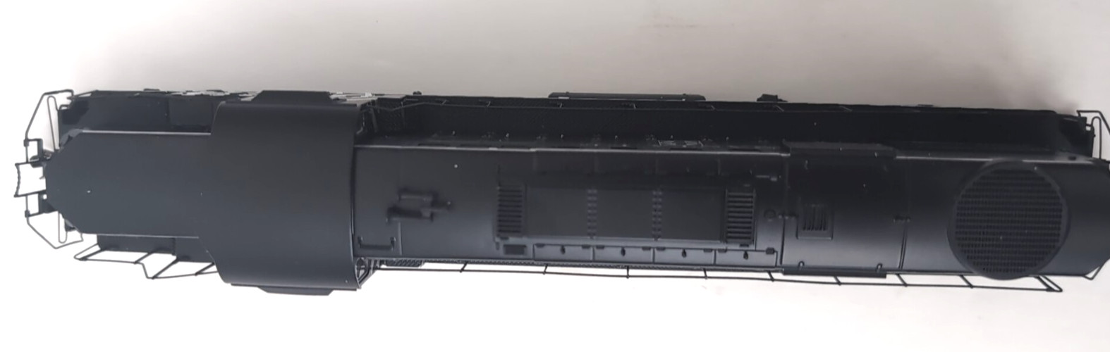 BROADWAY LIMITED Blue Line – ALCo RSD-15 “SANTA FE” LH Zebra Stripe- HO