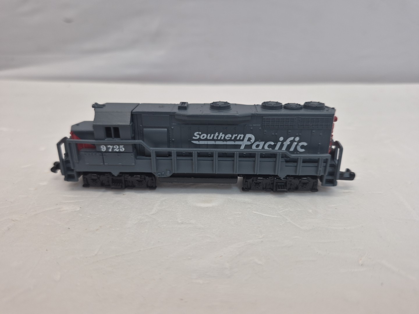 SOUTHERN PACIFIC SP 9725 LOCOMOTIVE TRAIN NO. 418 HIGH SPEED