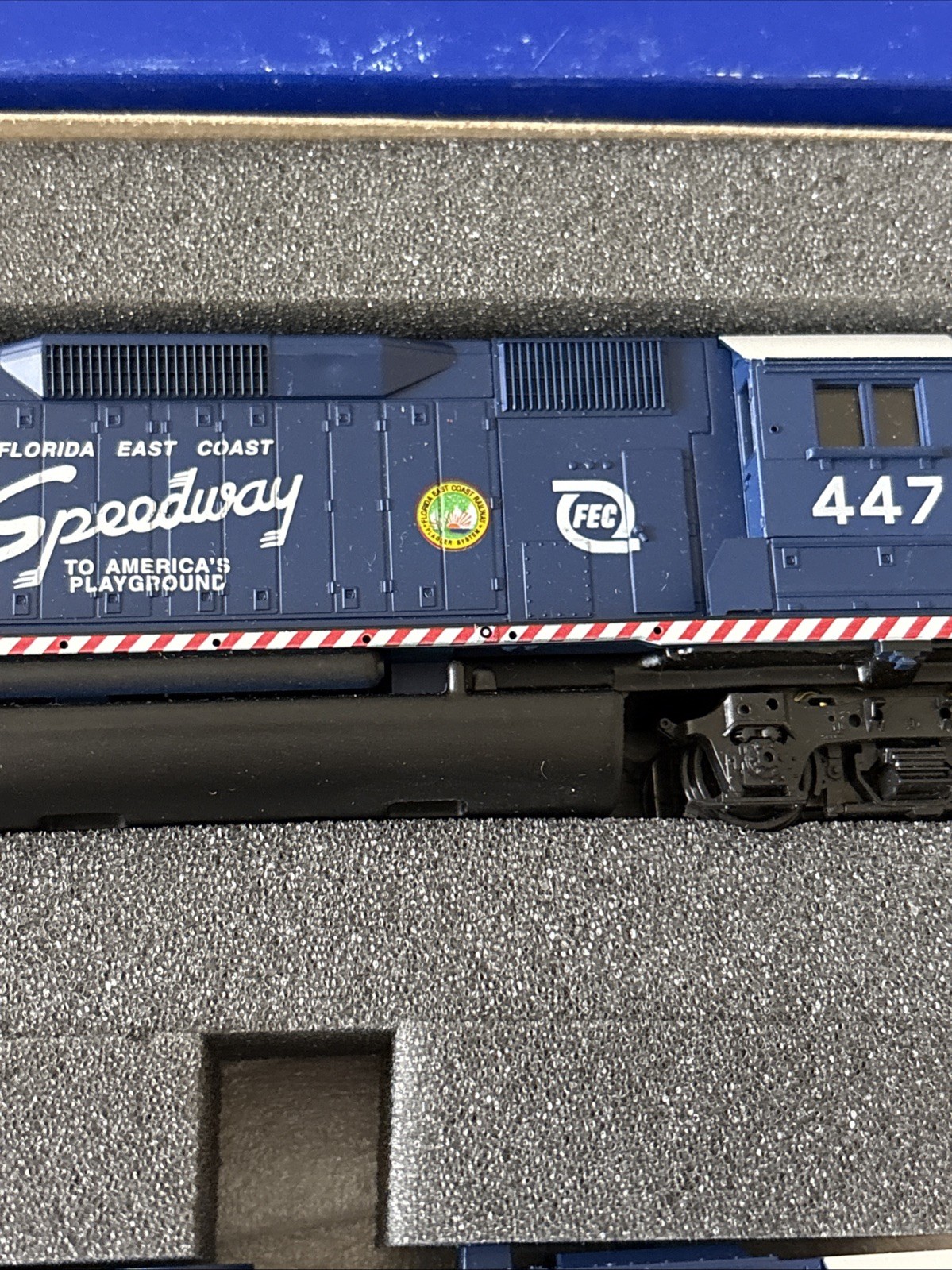 RARE 100th Anniversary Athearn SE HO Florida East Coast GP40-2 Powered & Dummy