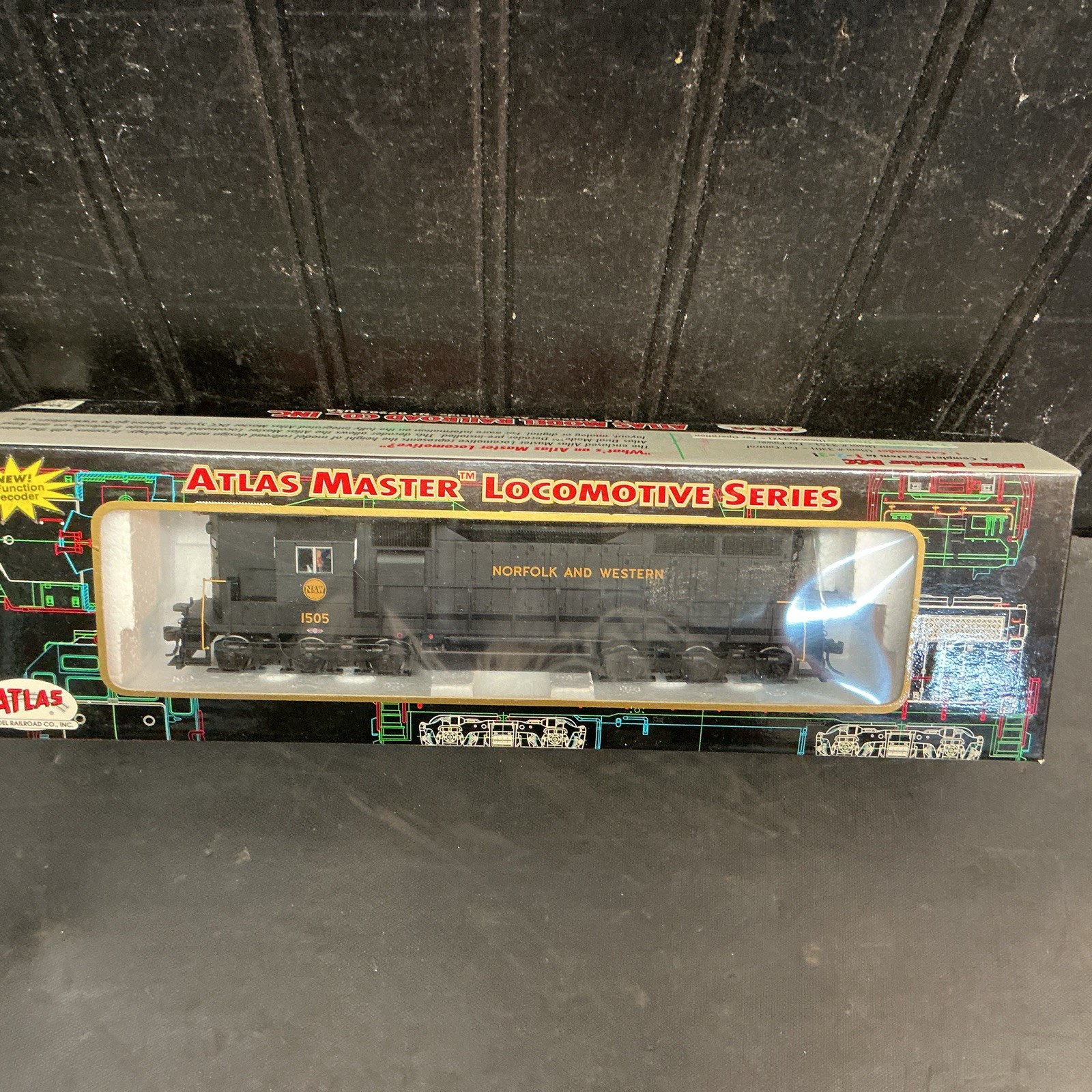 HO Atlas 9261 Norfolk & Western SD35 Diesel Locomotive N&W New in box