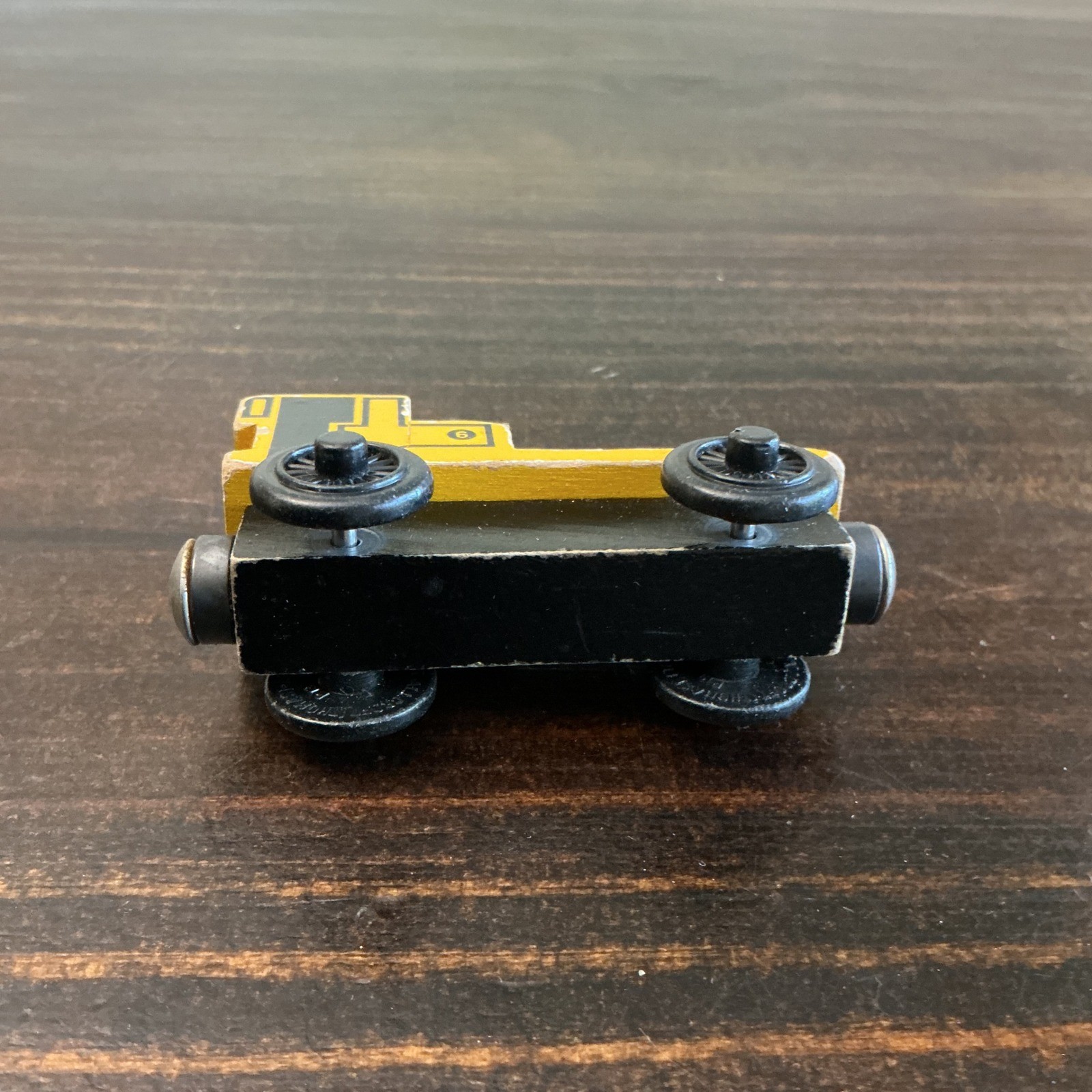 Thomas & Friends Wooden Railway Duncan Yellow Engine No 6 Magnetic Train Toy