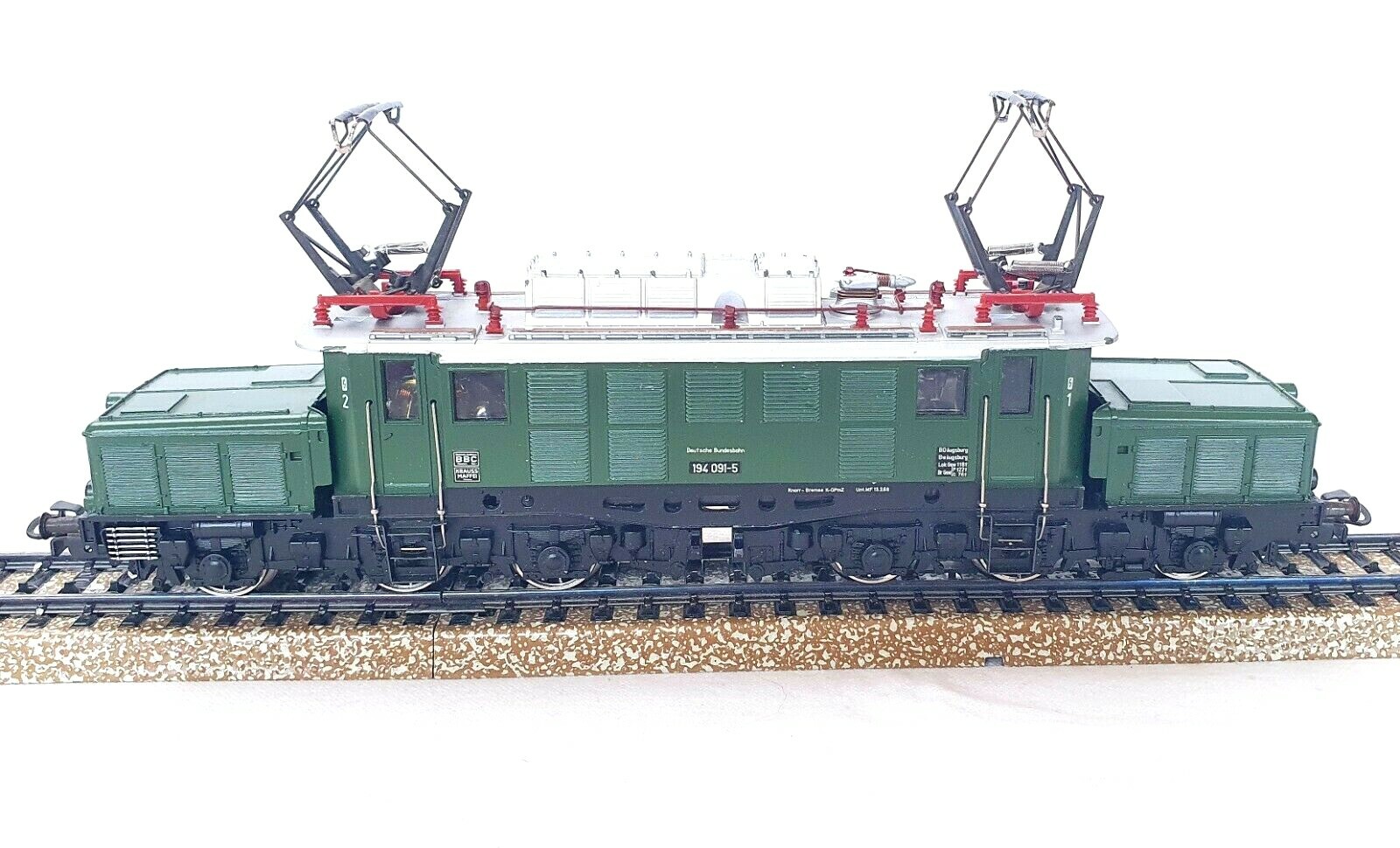 Marklin HO AC Deutsche Bundesbahn DB E-194 German “CROCODILE” LOCOMOTIVE NMIB`75