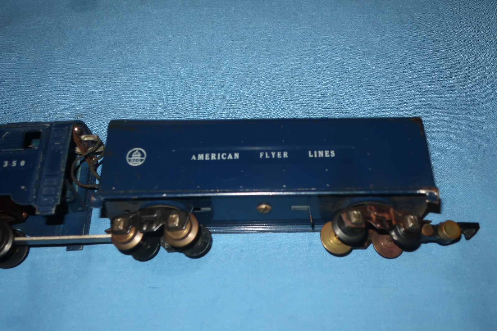 American Flyer #350 Royal Blue Steam Locomotive & Tender. Runs well