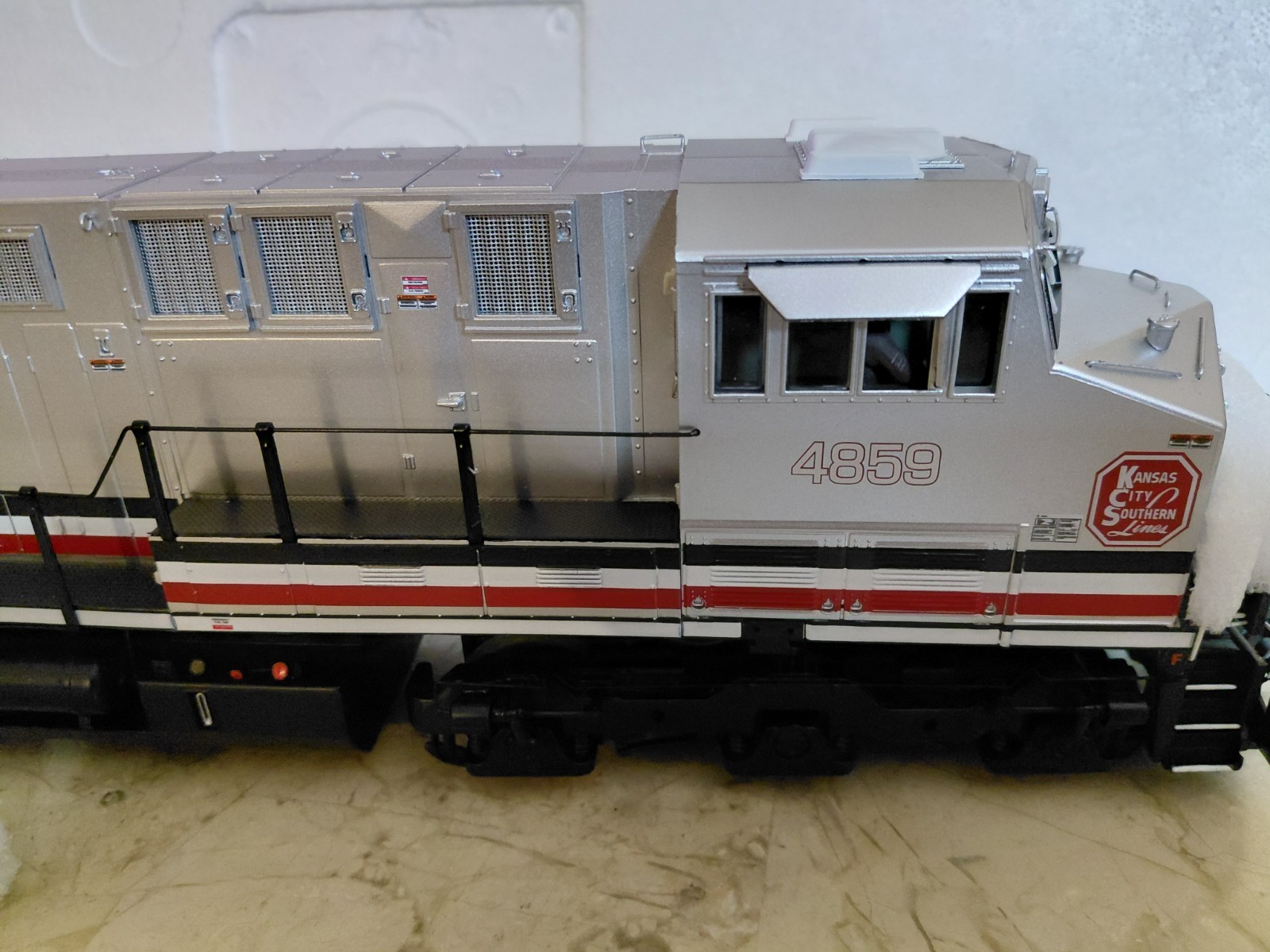 Atlas 30138182 O Premier KCS ES44AC Locomotive Kansas City Southern # 4859 3RL