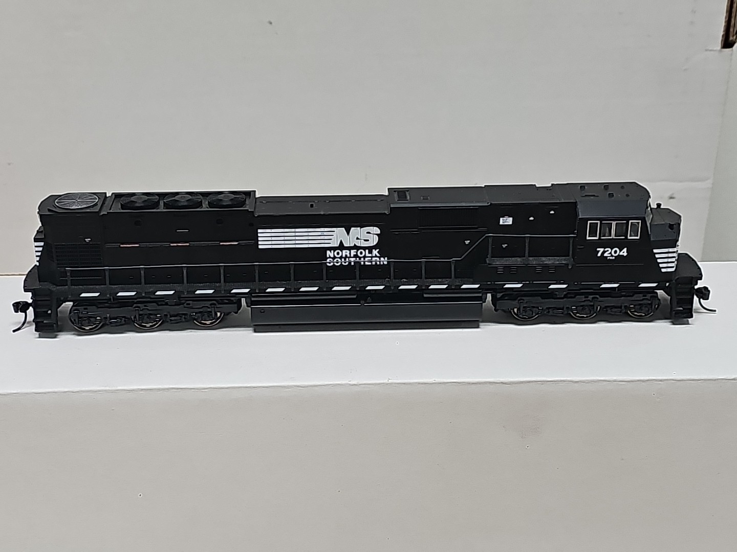 HO KATO 37-6346 EMD SD80MAC NORFOLK SOUTHERN NS # 7204 Read.