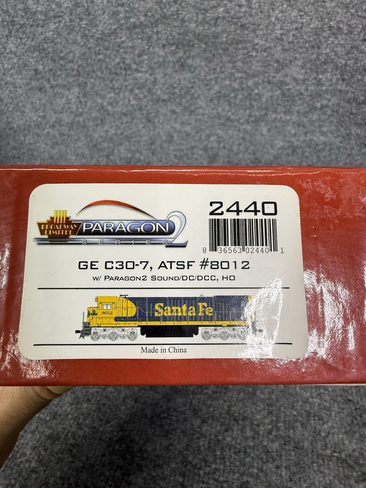HO BLI Paragon 2 sound DC/DCC GE C30-7 ATSF #8012 Santa Fe Warbonnet blue/yellow