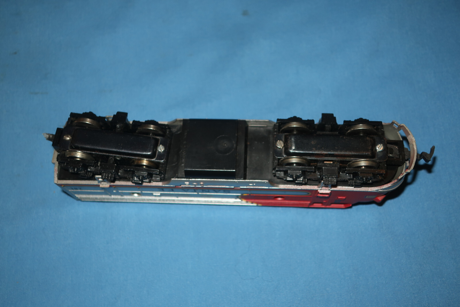 #281 HO Scale F9 Santa Fe Diesel Locomotive. Made in Yugoslavia. Runs