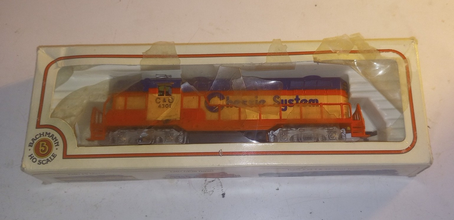 Bachmann HO Scale Chessie System C&O 4301 EMD GP-18 Diesel Locomotive