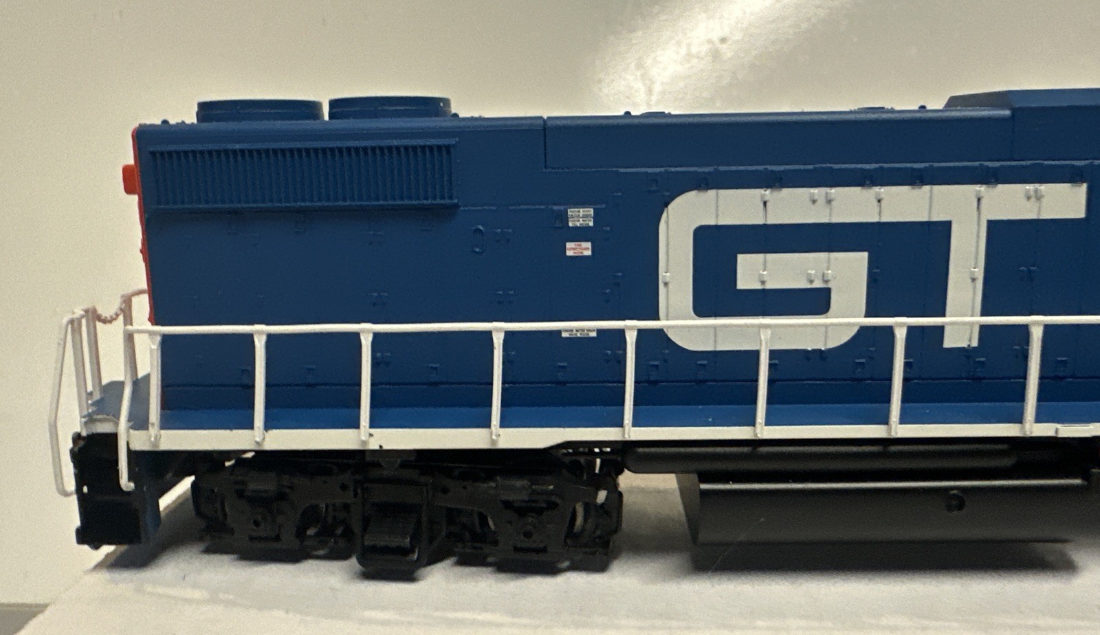 Atlas HO Scale GT Grand Trunk Western GP38-2 Diesel Locomotive Engine #5812