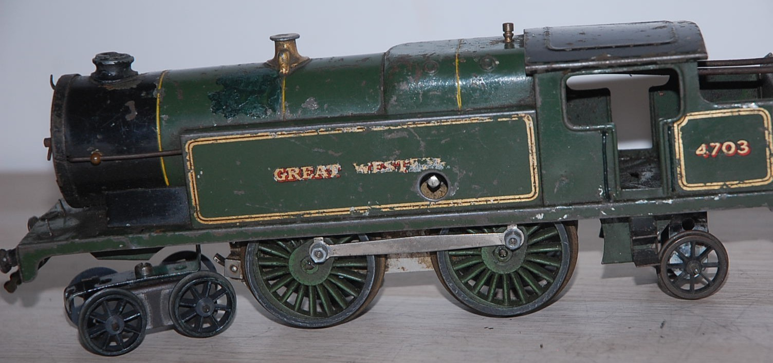 HORNBY O GAUGE CLOCKWORK No 2 SPECIAL TANK LOCOMOTIVE IN GREEN GWR LIVERY