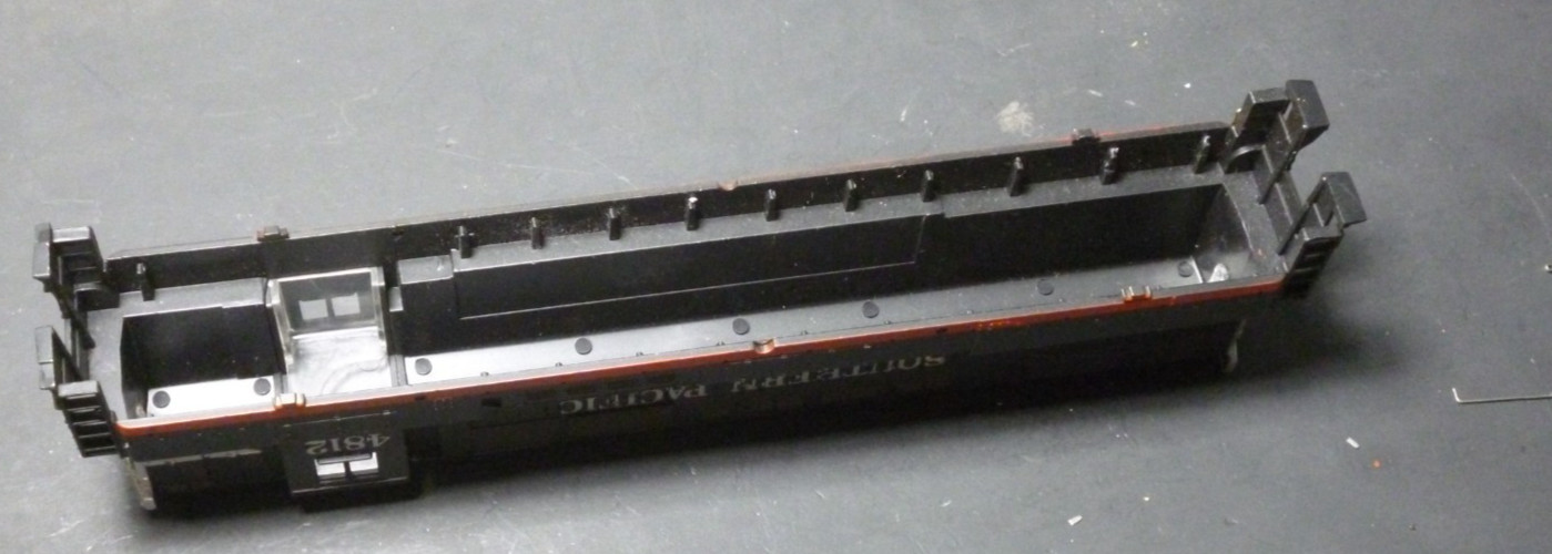 Ho Athearn Diesel locomotive FM trainmaster shell southern pacific