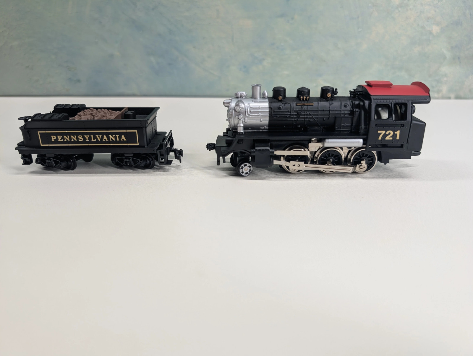 Model Power 6721 HO Scale 2-6-0 Steam Locomotive PRR #721 Runs Great! DC READ