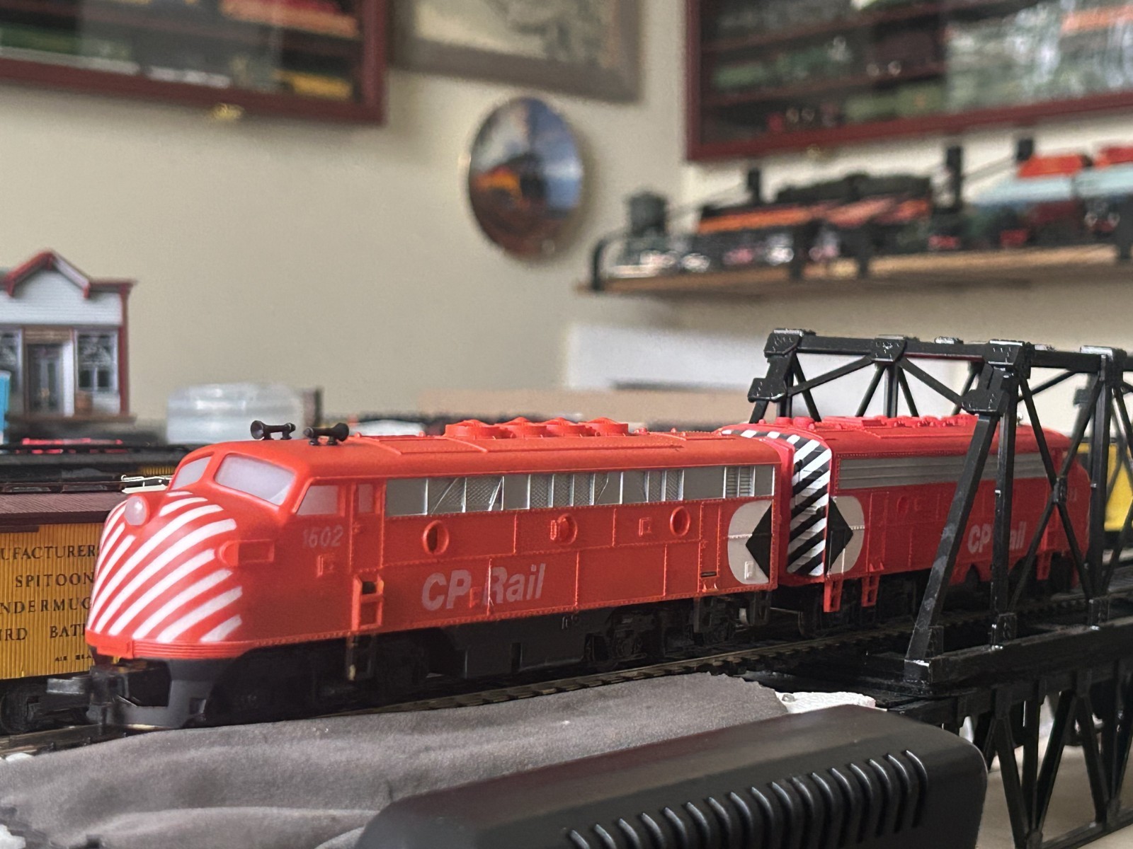 BACHMANN/COX NON-POWERED F7 CANADIAN PACIFIC CP RAIL ENGINE LOCOMOTIVES HO SCALE