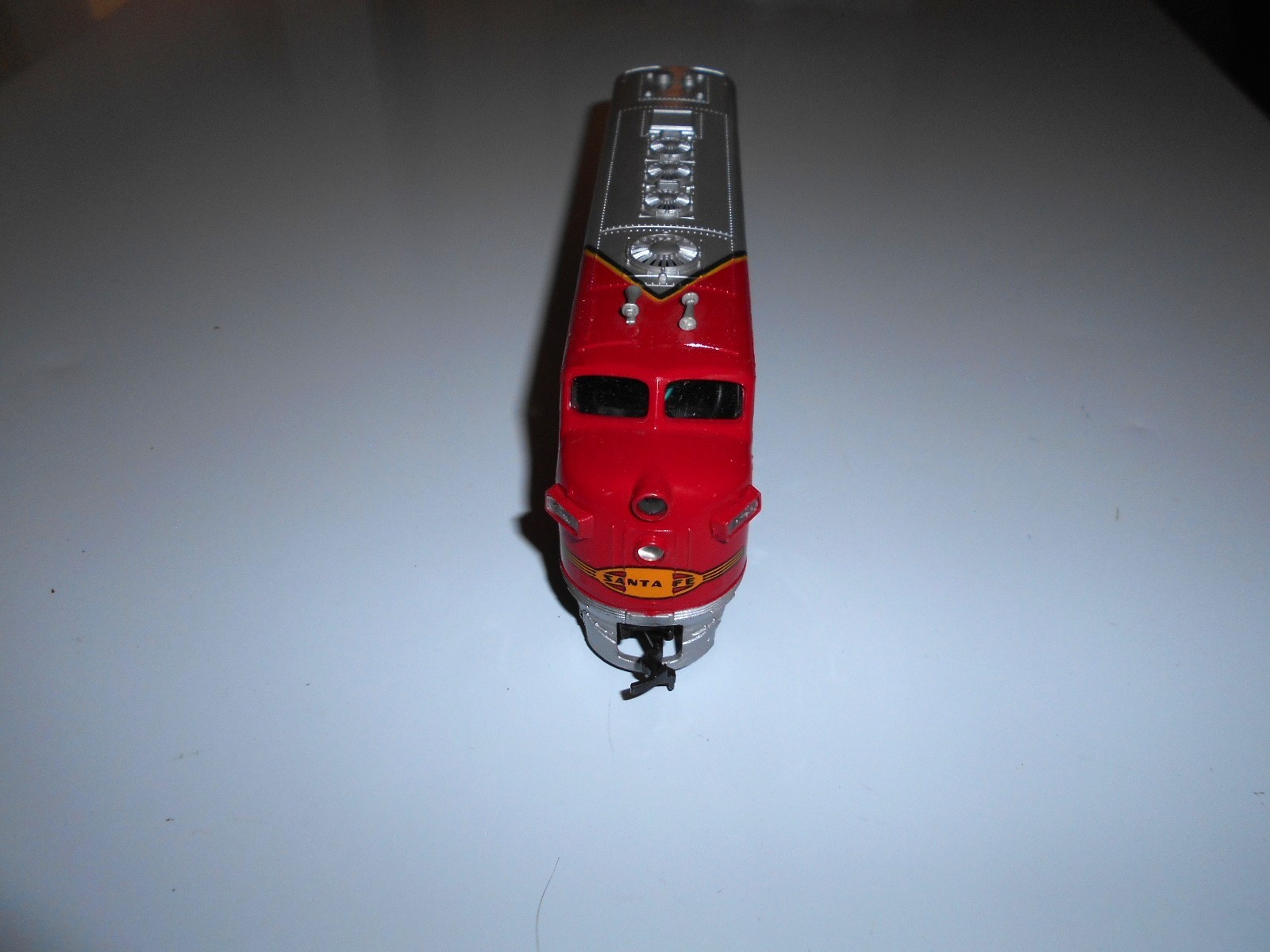 Model railroad diesel engine Santa Fe 307 Bachmann HO gauge pre owned