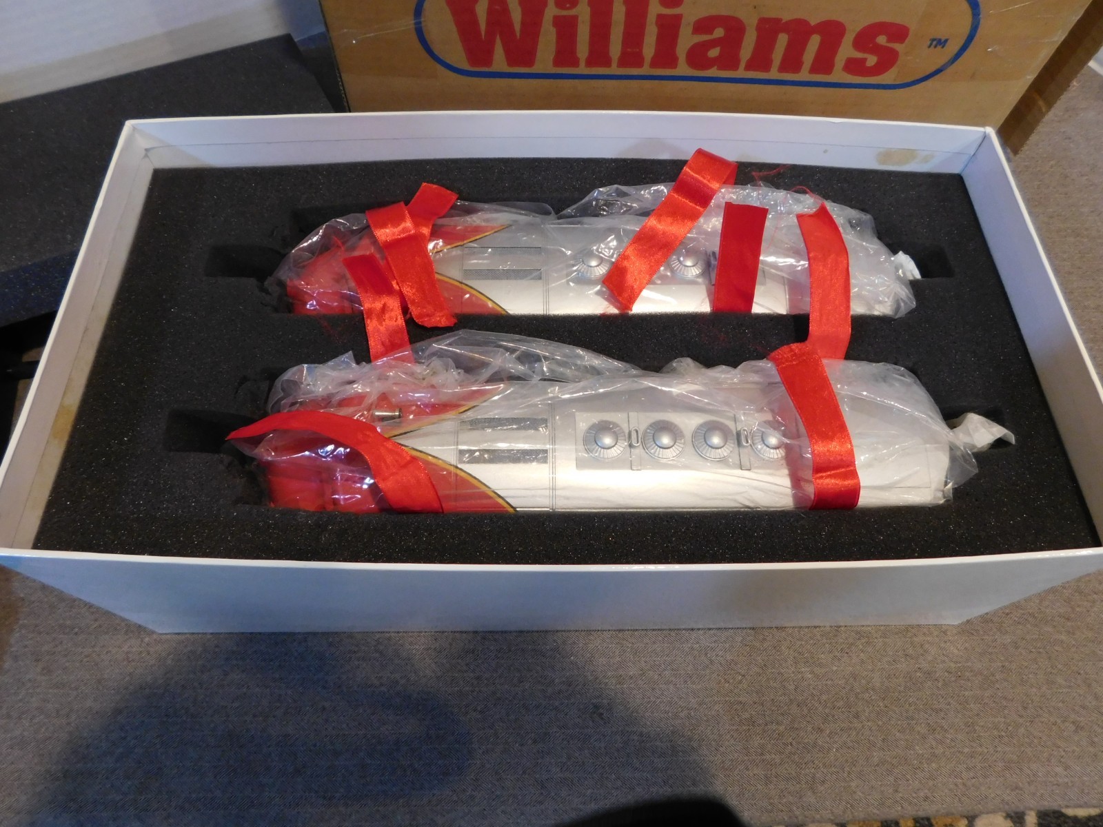 Williams Santa Fe #2343 Super Chief Locomotive & Dummy True Blast Silver/Red