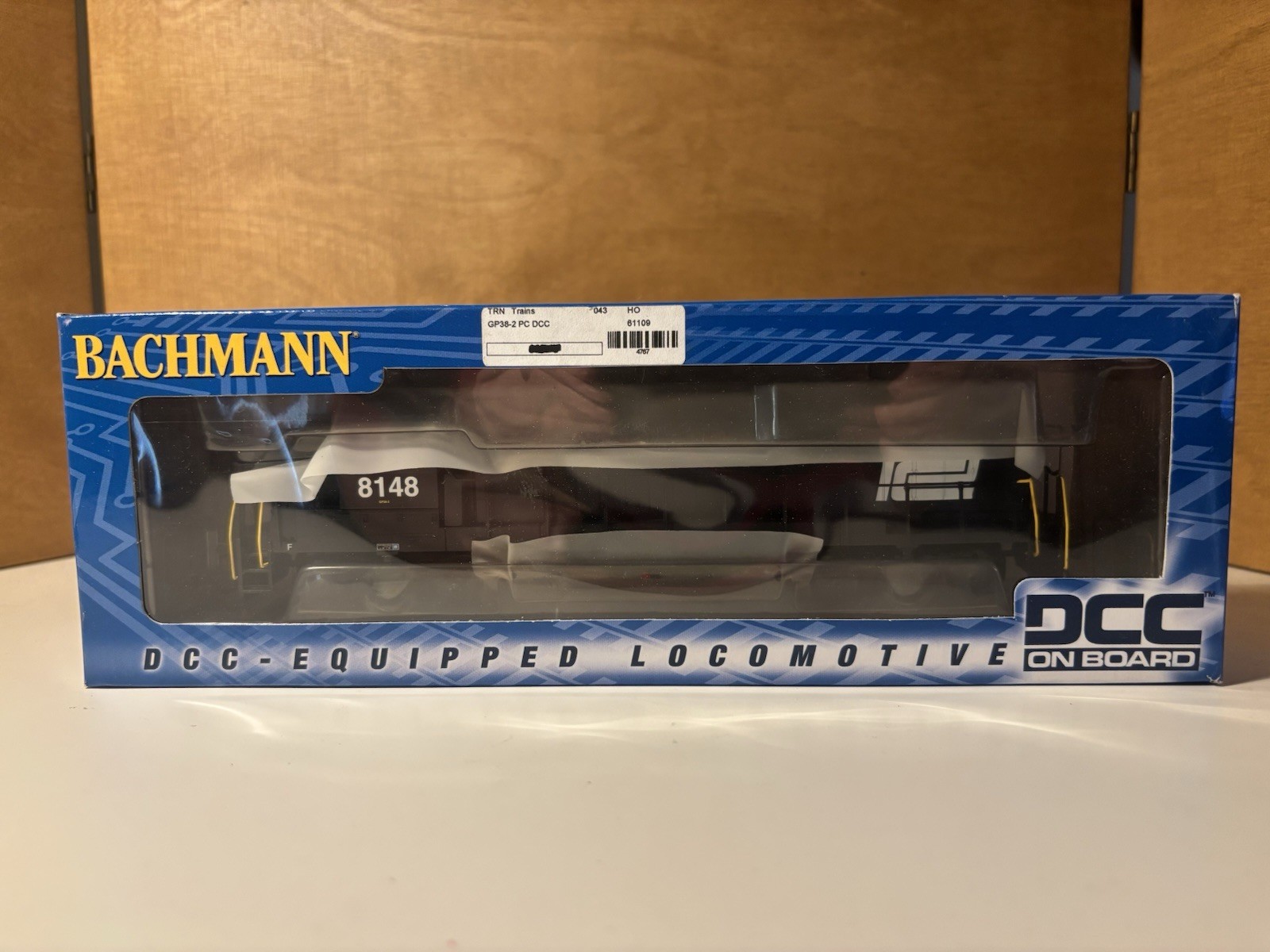 Bachmann HO GP38-2 Diesel Locomotive Penn Central #8148 DCC On Board 61109 NIB