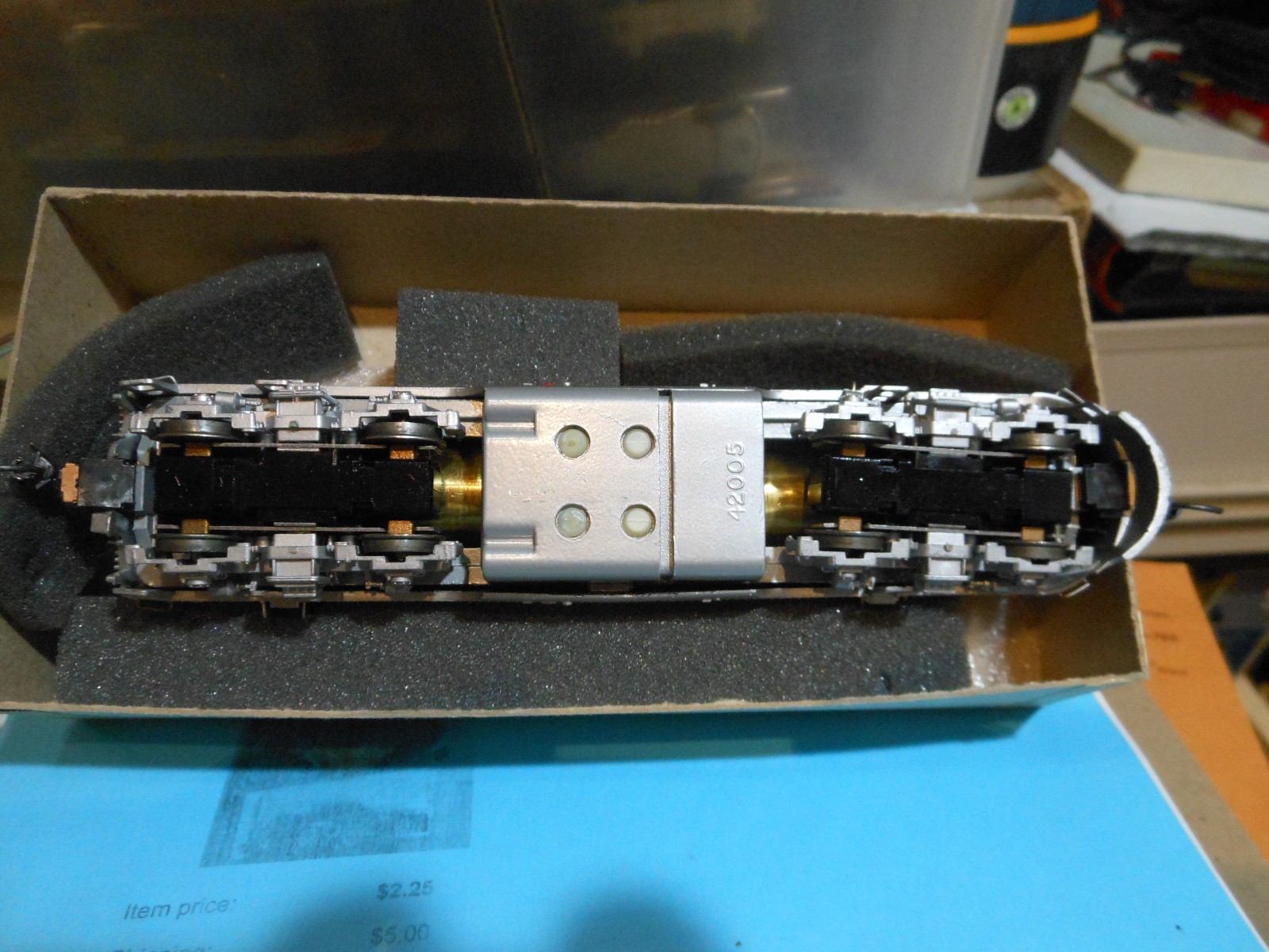 ATHEARN HO f7A WESTERN PACIFIC POWERED DIESEL LOCOMOTIVE NO NUMBER WITH DAMAGE