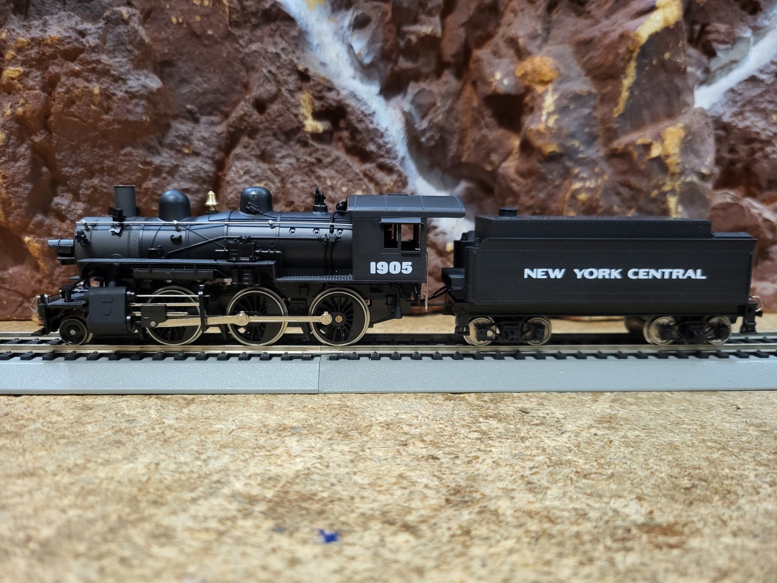 IHC M518 HO Scale 2-6-0 Mogul New York Central NYC #1905, $7/$3/$15 Ship