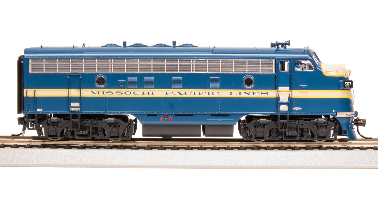 Broadway Limited 8194 HO MP EMD F7 A/B Eagle Scheme A-Unit 587/587B