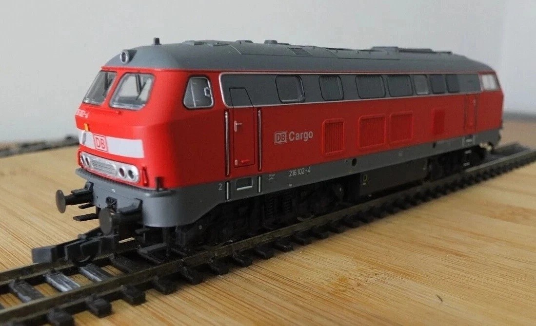 Brawa 0384 HO gauge DB BR 216 diesel locomotive in DB Cargo livery