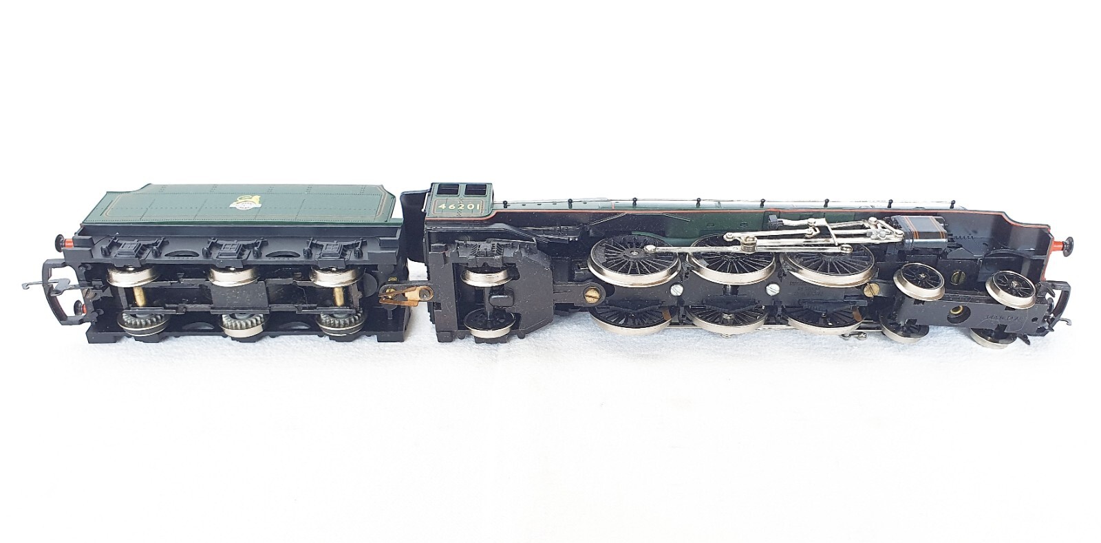 Hornby OO HO British Railways Class 8P “PRINCESS ELIZABETH” Steam Locomotive MIB