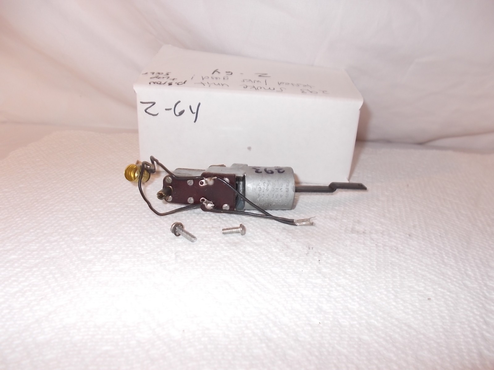 AMERICAN FLYER SMOKE UNIT, PISTON & LIGHT SOCKET FITS MANY WORKS GREAT LOT #Z-64