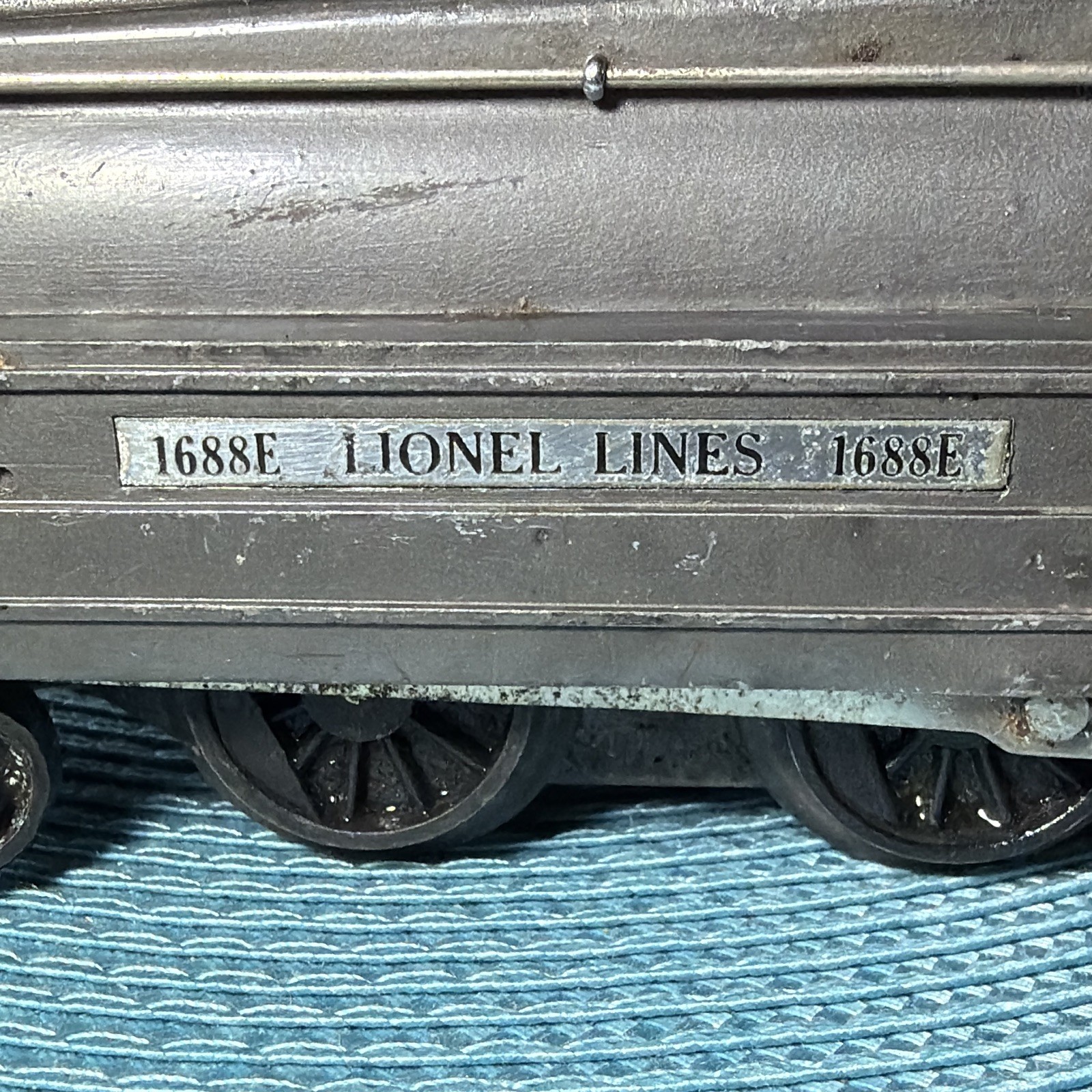 Lionel O-27 1:48 Steam Locomotive Lionel Lines 2-4-2 Gray MPN 1688E. UNTESTED.