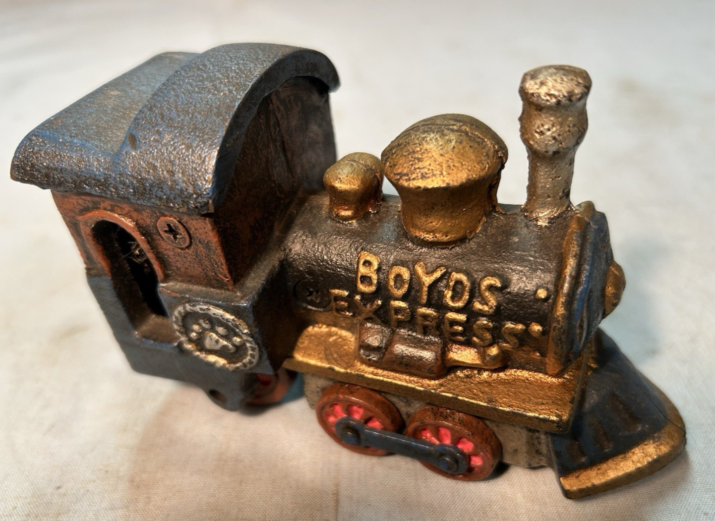 BOYDS EXPRESS TRAIN ENGINE – LOCOMOTIVE – CAST IRON FLOOR TOY – BOYDS BEARS EX!
