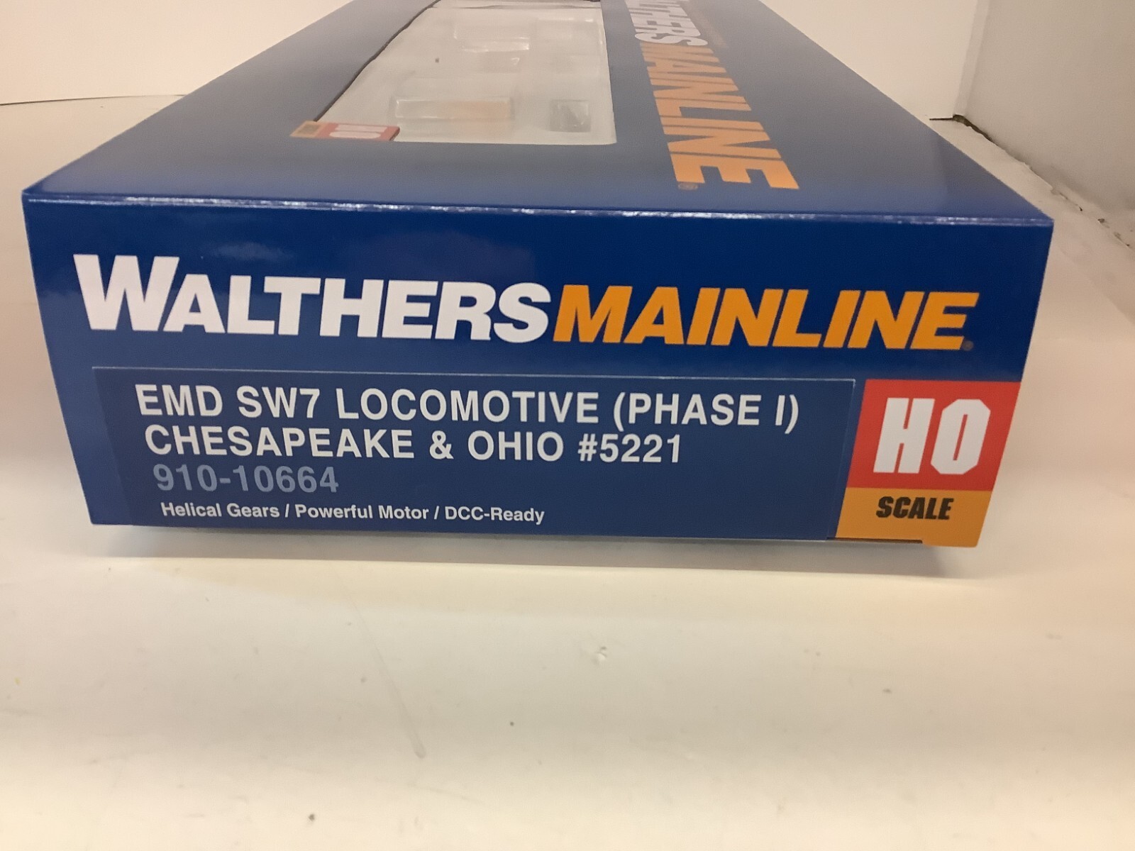 Walthers Mainline #910-10664 HO scale “C&O” SW7 (phase2) DCC READY Rd.#5221